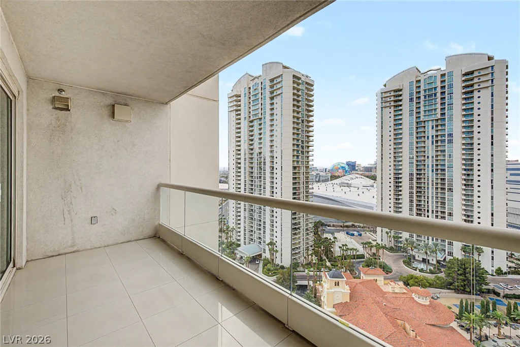 2777 Paradise, Las Vegas, NV 89109