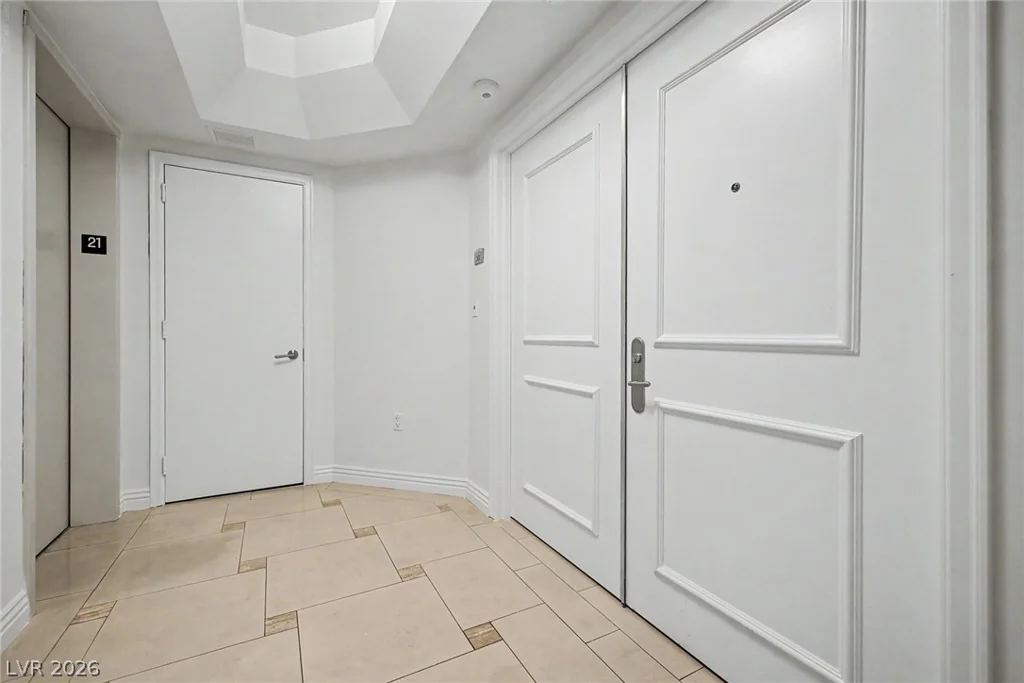 2777 Paradise, Las Vegas, NV 89109