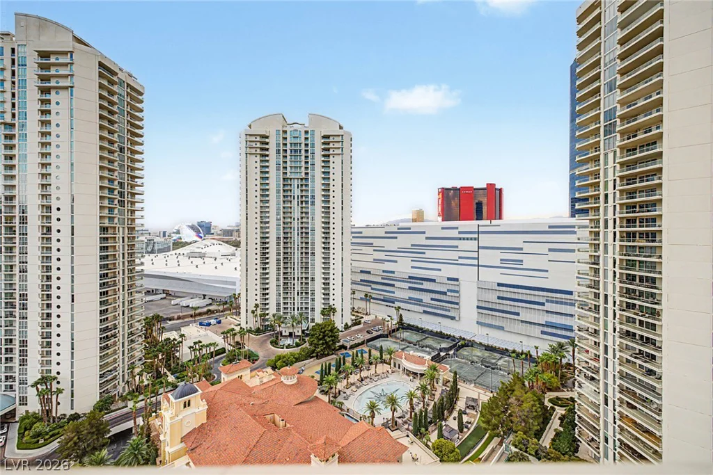 2777 Paradise, Las Vegas, NV 89109