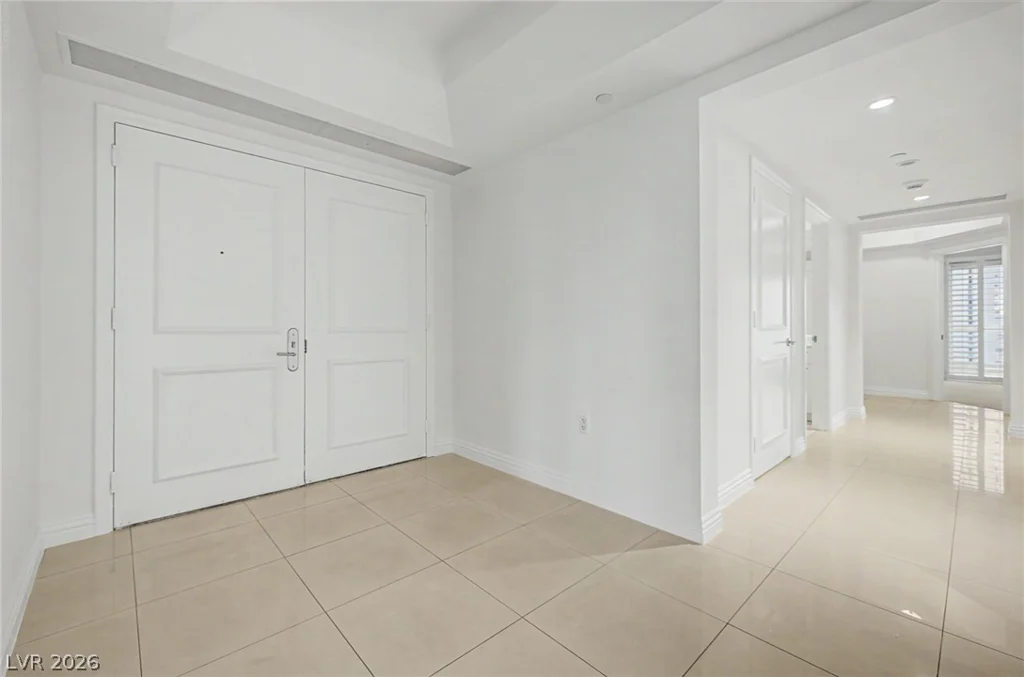 2777 Paradise, Las Vegas, NV 89109