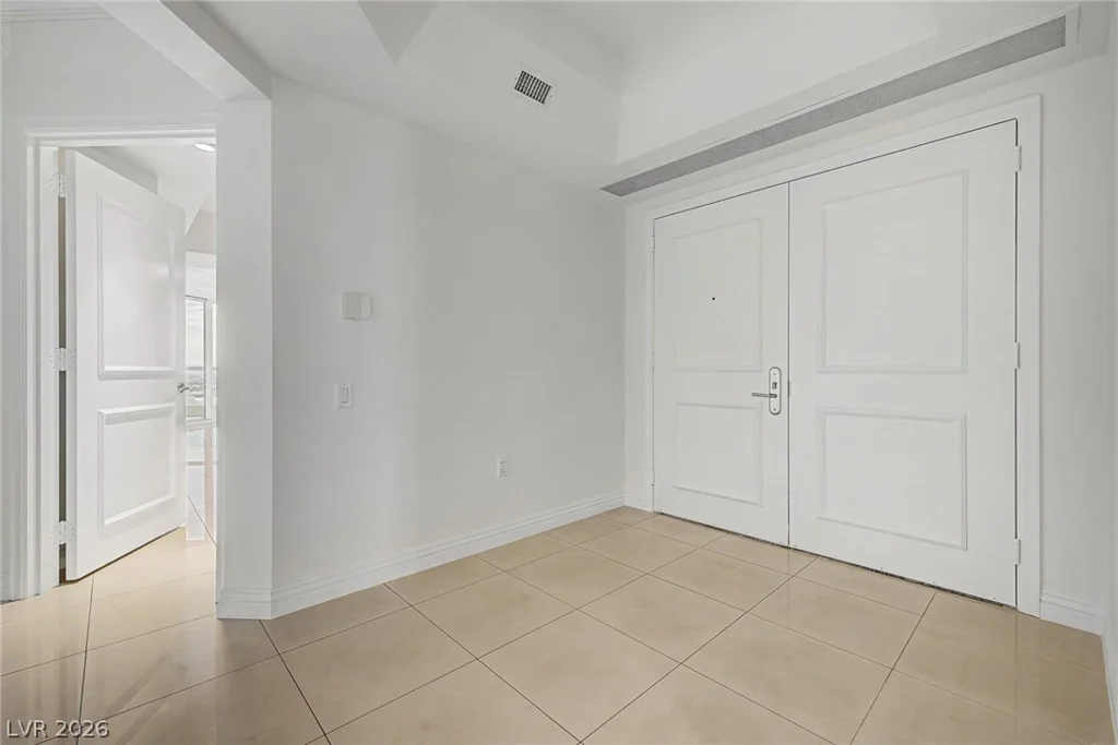 2777 Paradise, Las Vegas, NV 89109