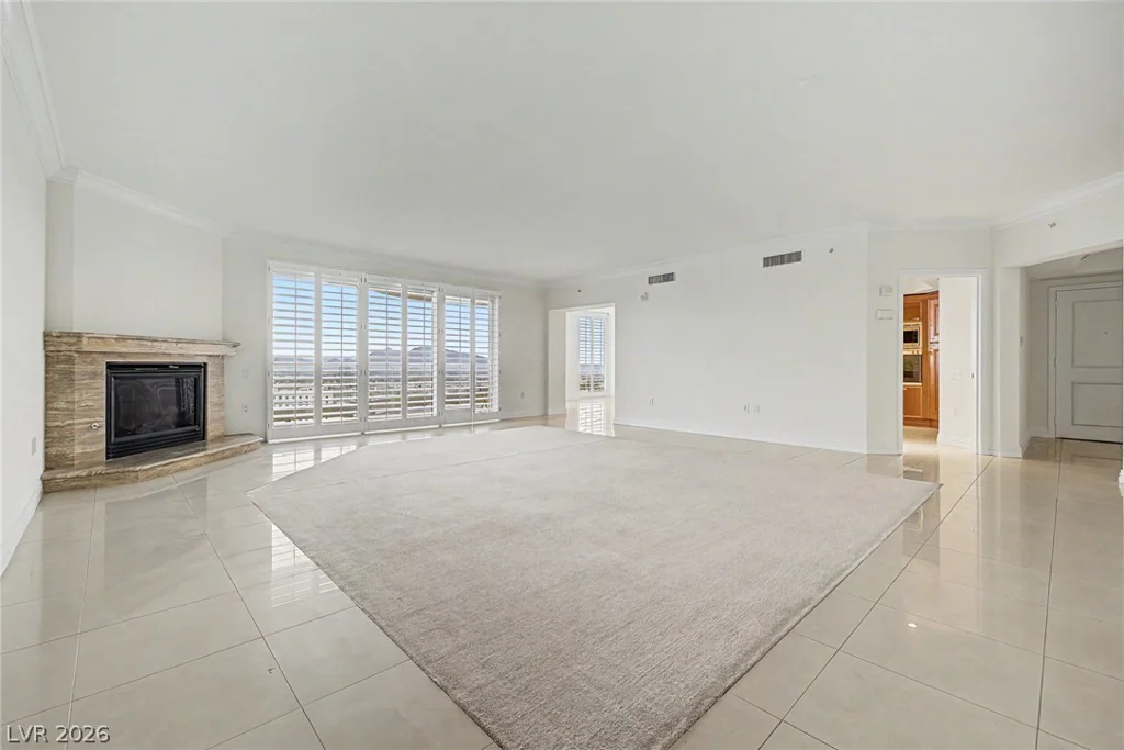 2777 Paradise, Las Vegas, NV 89109