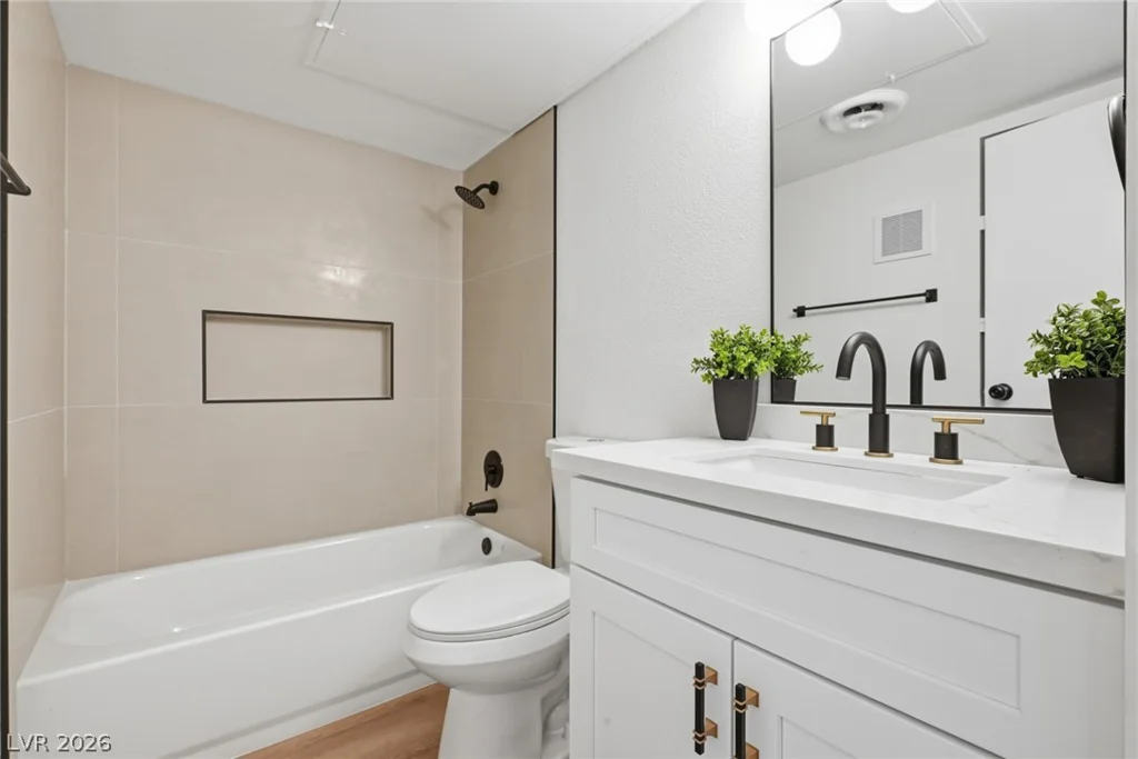 3045 Pinehurst, Las Vegas, NV 89109