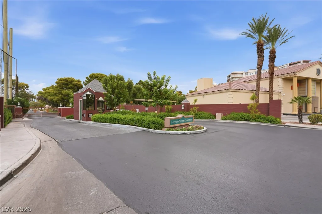 3045 Pinehurst, Las Vegas, NV 89109