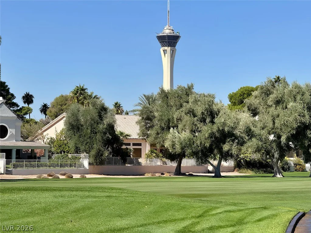 3045 Pinehurst, Las Vegas, NV 89109