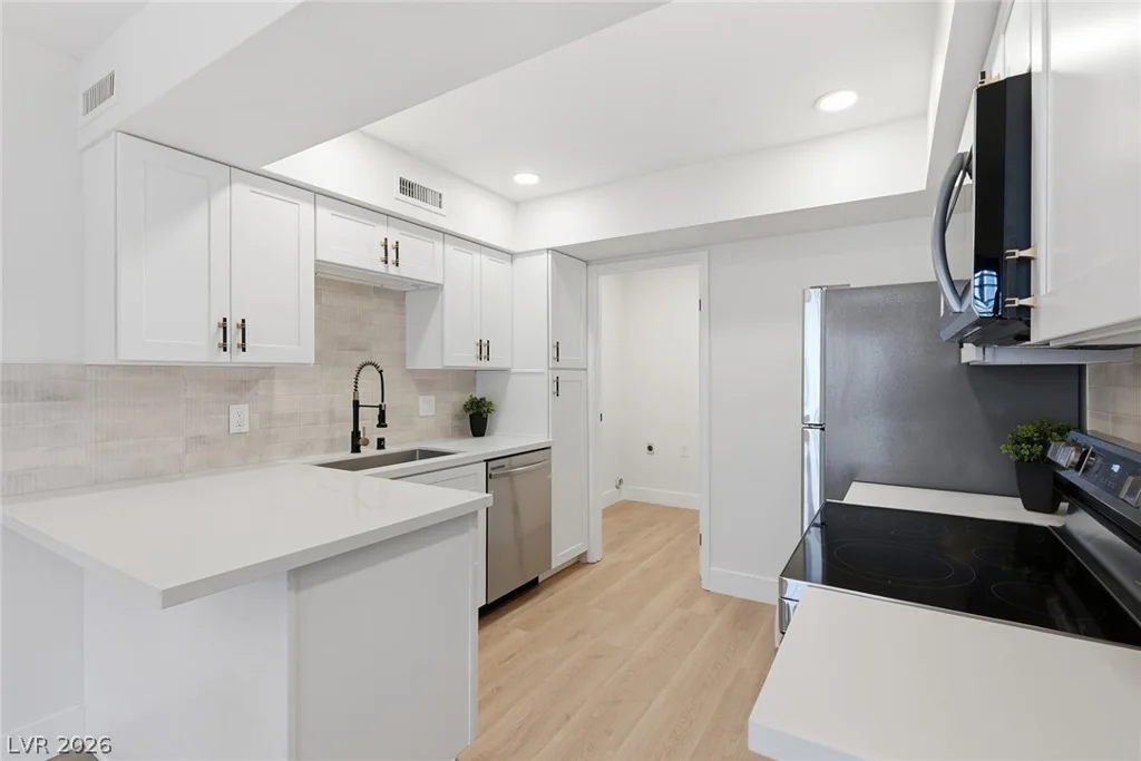3045 Pinehurst, Las Vegas, NV 89109