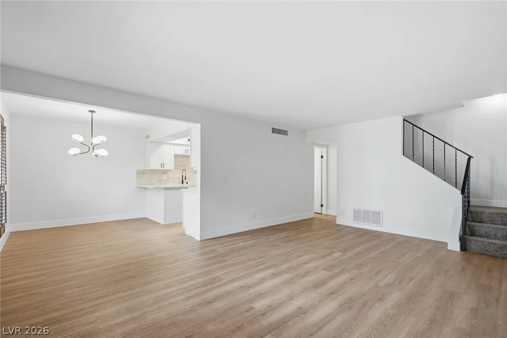 3045 Pinehurst, Las Vegas, NV 89109