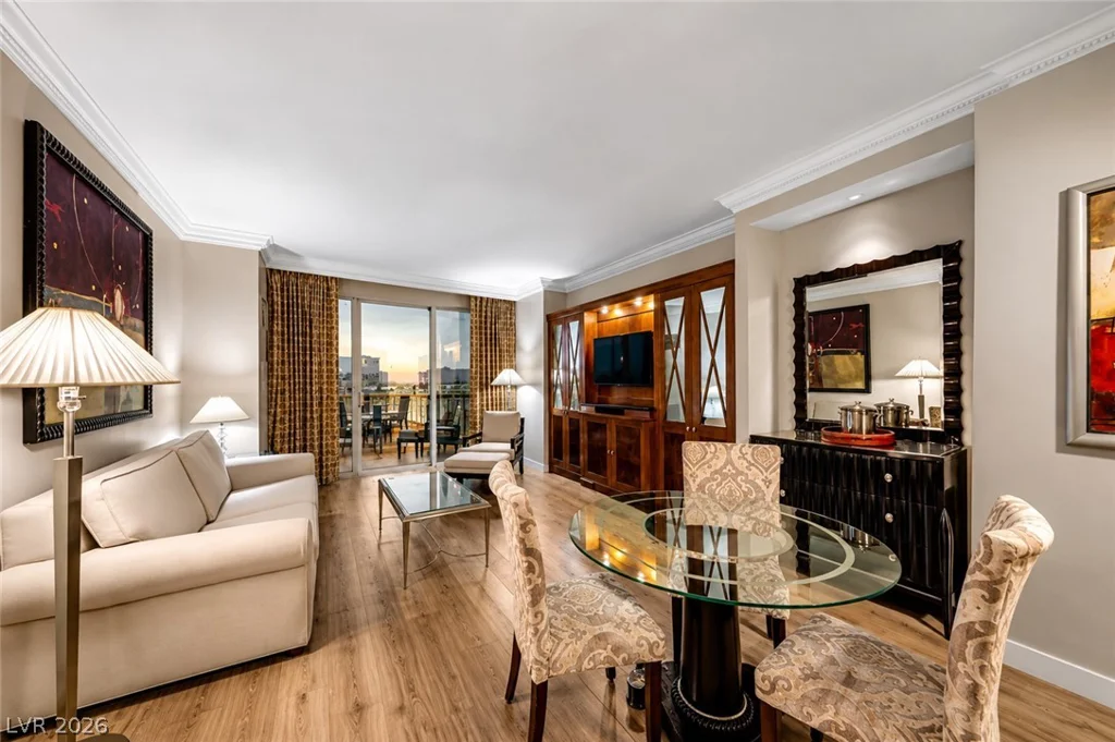 135 Harmon, Las Vegas, NV 89109