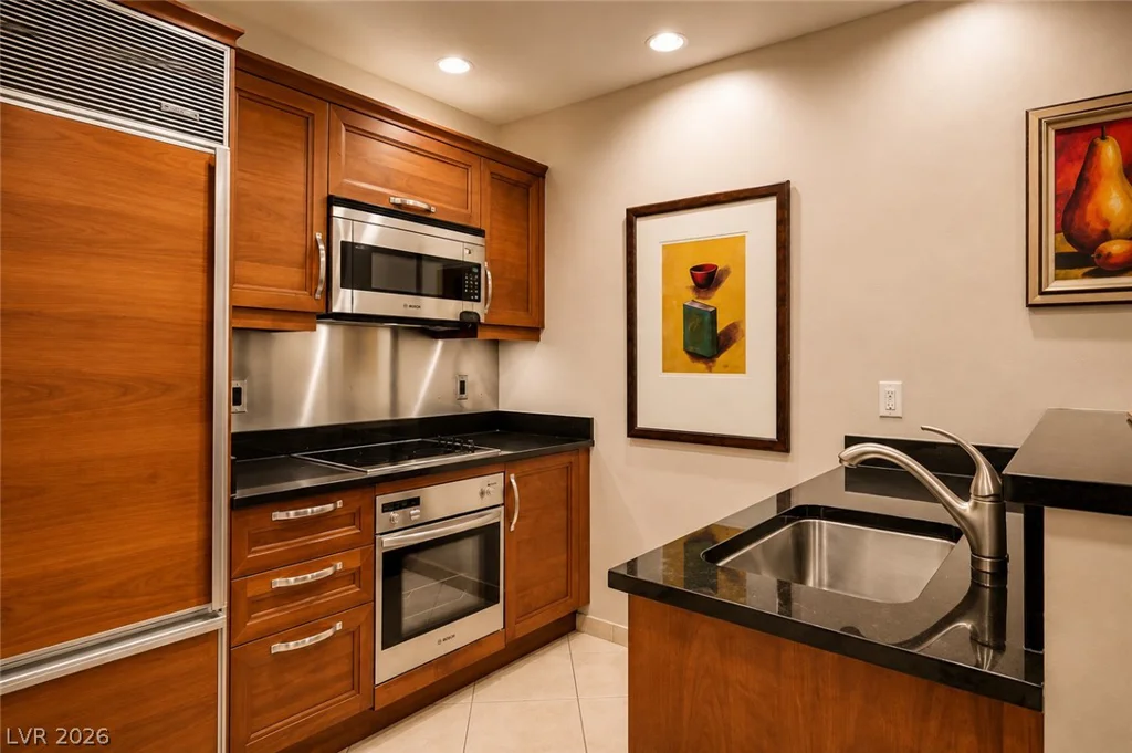 135 Harmon, Las Vegas, NV 89109