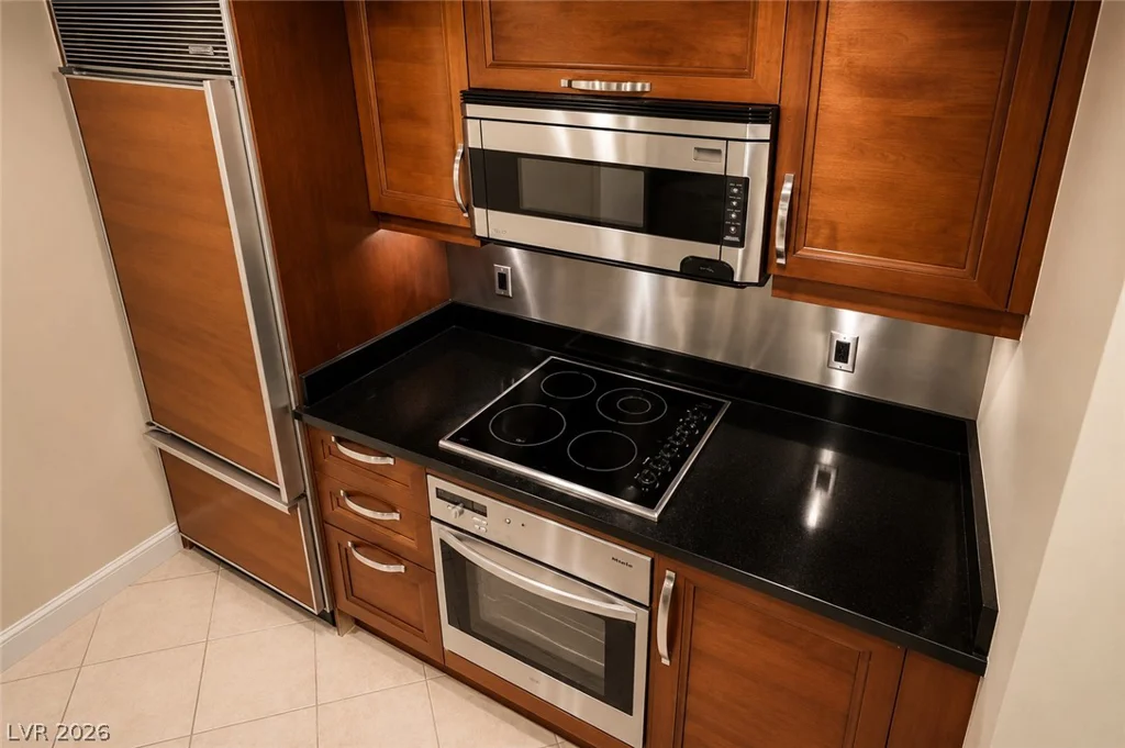 135 Harmon, Las Vegas, NV 89109