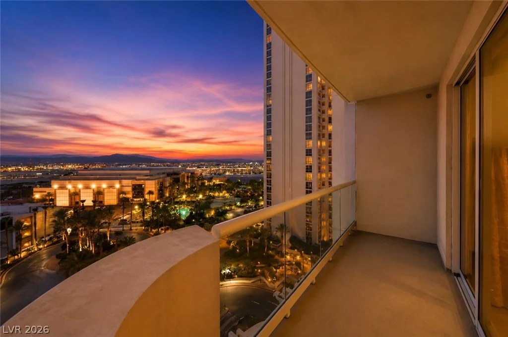 135 Harmon, Las Vegas, NV 89109
