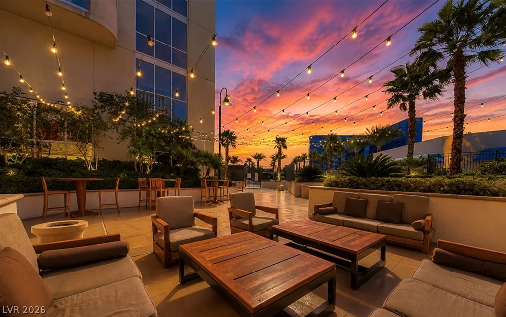 135 Harmon, Las Vegas, NV 89109