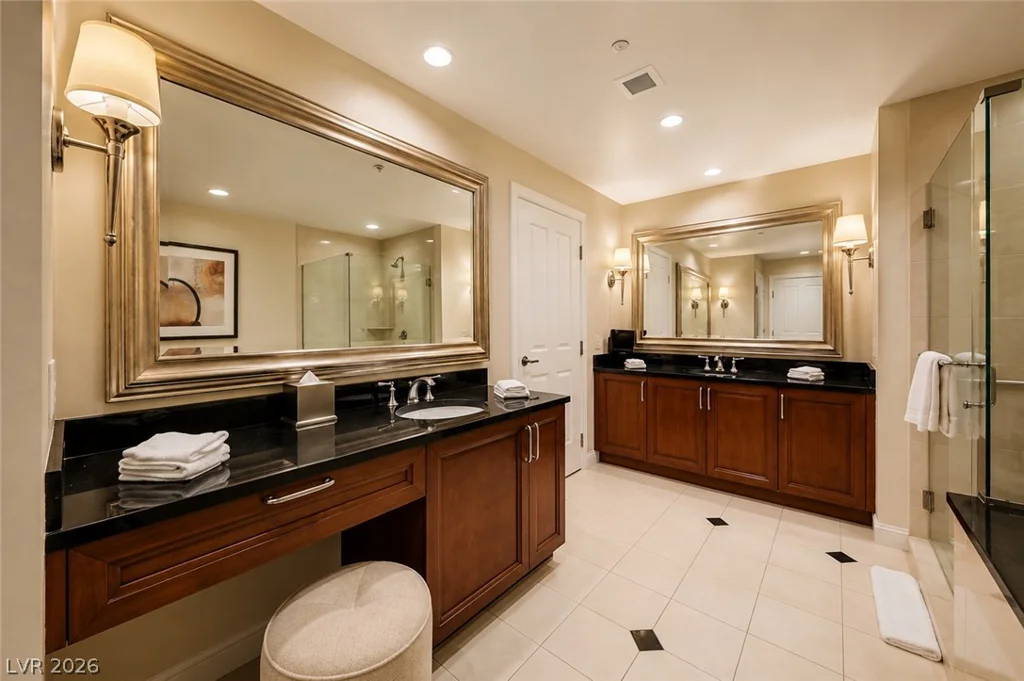 135 Harmon, Las Vegas, NV 89109