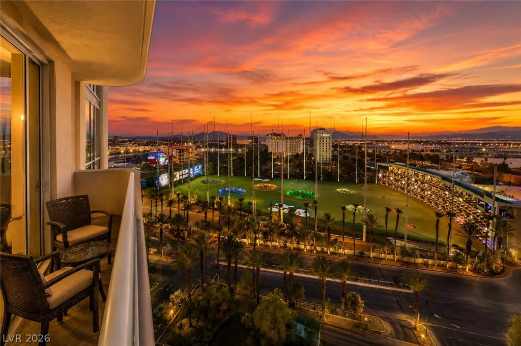 135 Harmon, Las Vegas, NV 89109