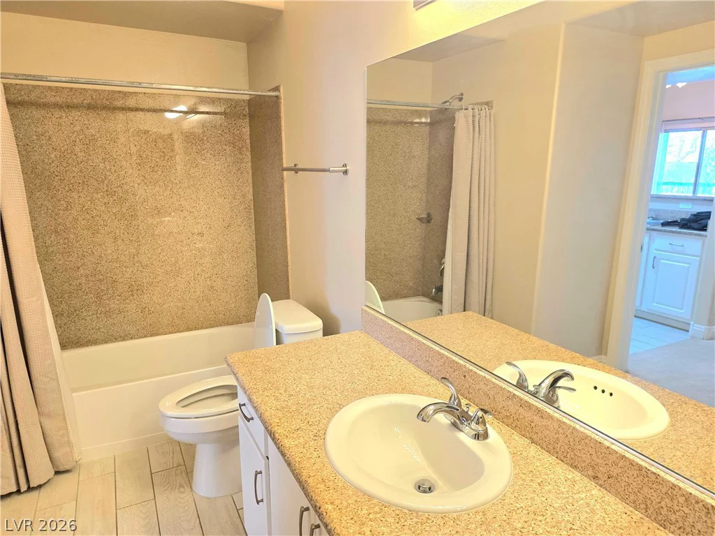 8000 Badura, Las Vegas, NV 89113