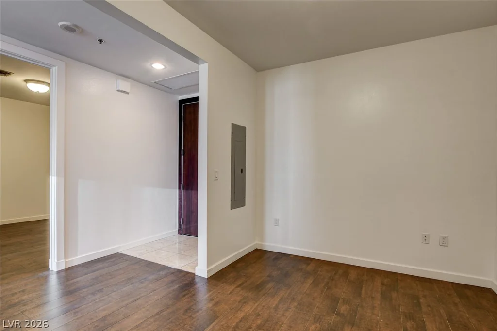 4575 Dean Martin, Las Vegas, NV 89103