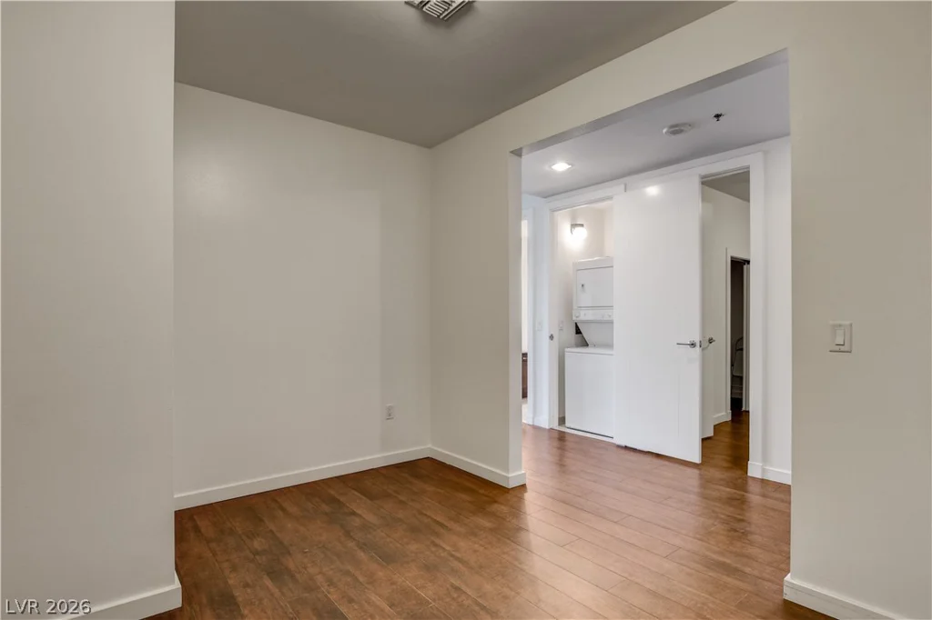 4575 Dean Martin, Las Vegas, NV 89103