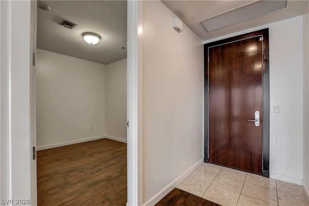 4575 Dean Martin, Las Vegas, NV 89103
