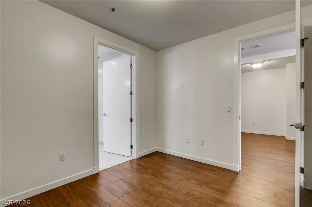 4575 Dean Martin, Las Vegas, NV 89103