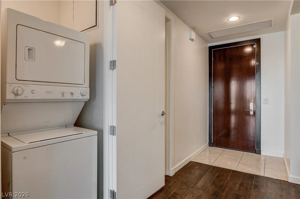 4575 Dean Martin, Las Vegas, NV 89103