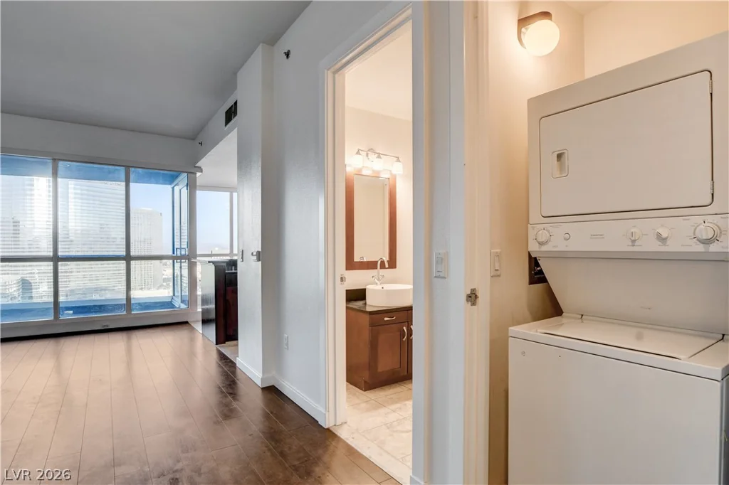 4575 Dean Martin, Las Vegas, NV 89103