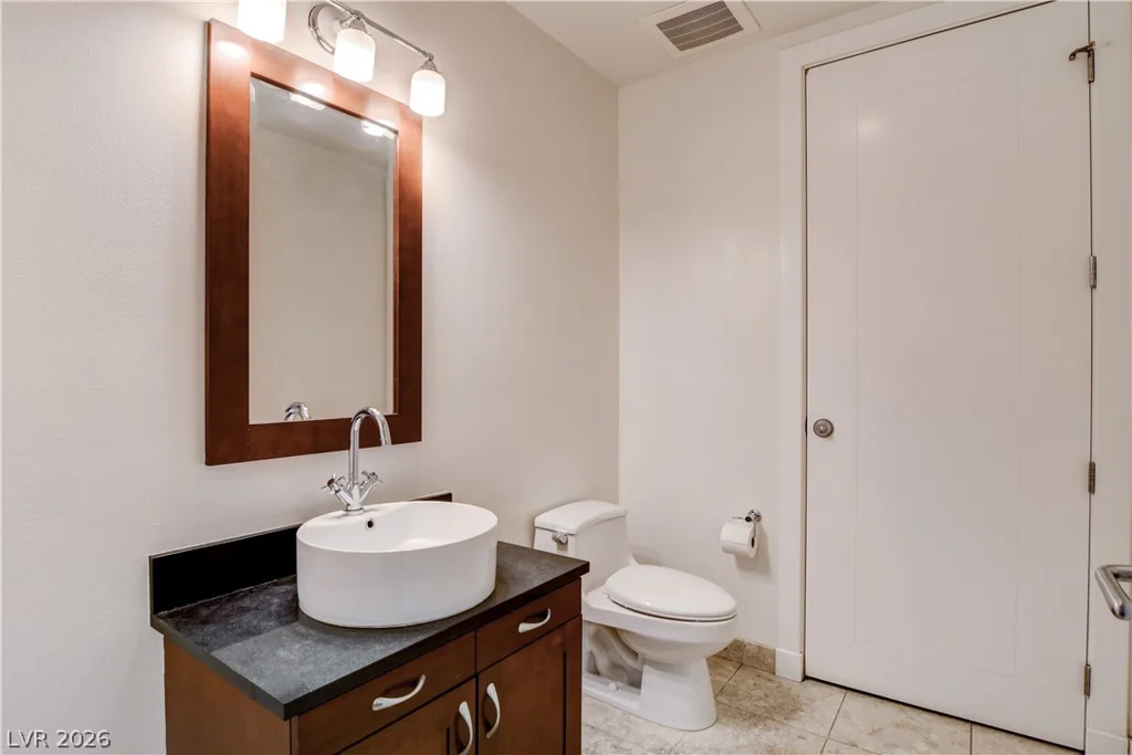 4575 Dean Martin, Las Vegas, NV 89103