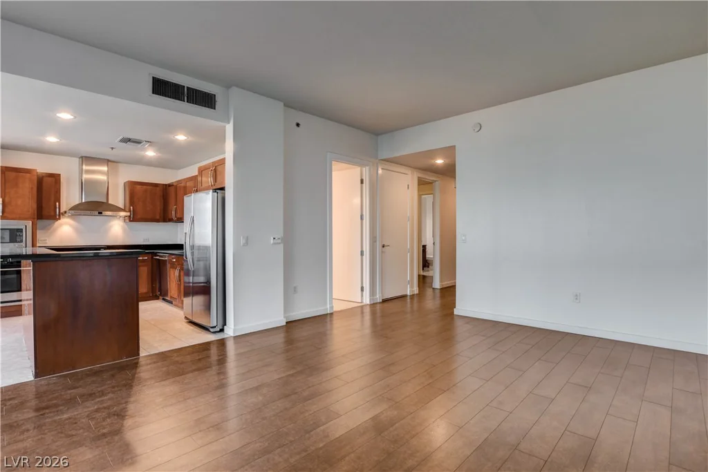 4575 Dean Martin, Las Vegas, NV 89103