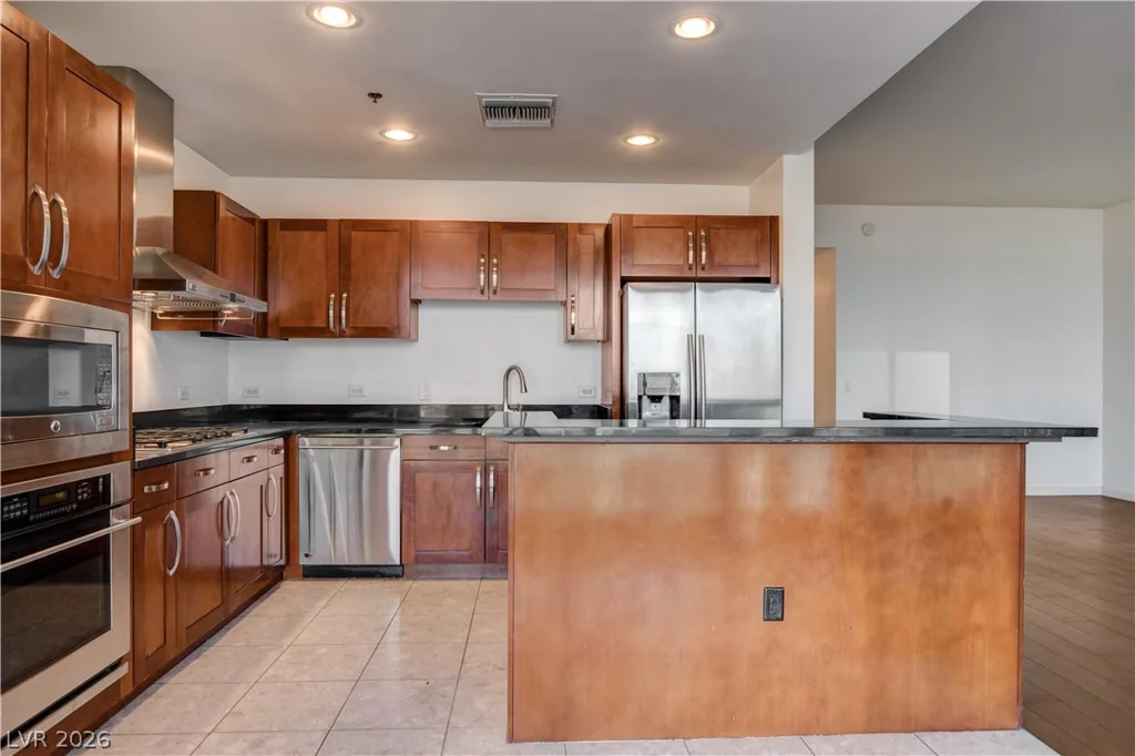 4575 Dean Martin, Las Vegas, NV 89103