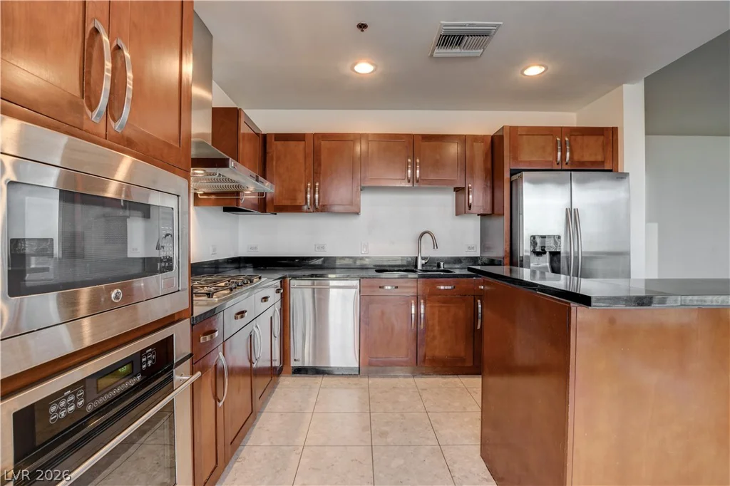 4575 Dean Martin, Las Vegas, NV 89103