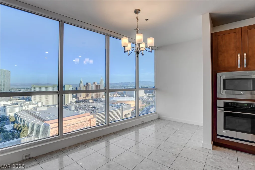 4575 Dean Martin, Las Vegas, NV 89103
