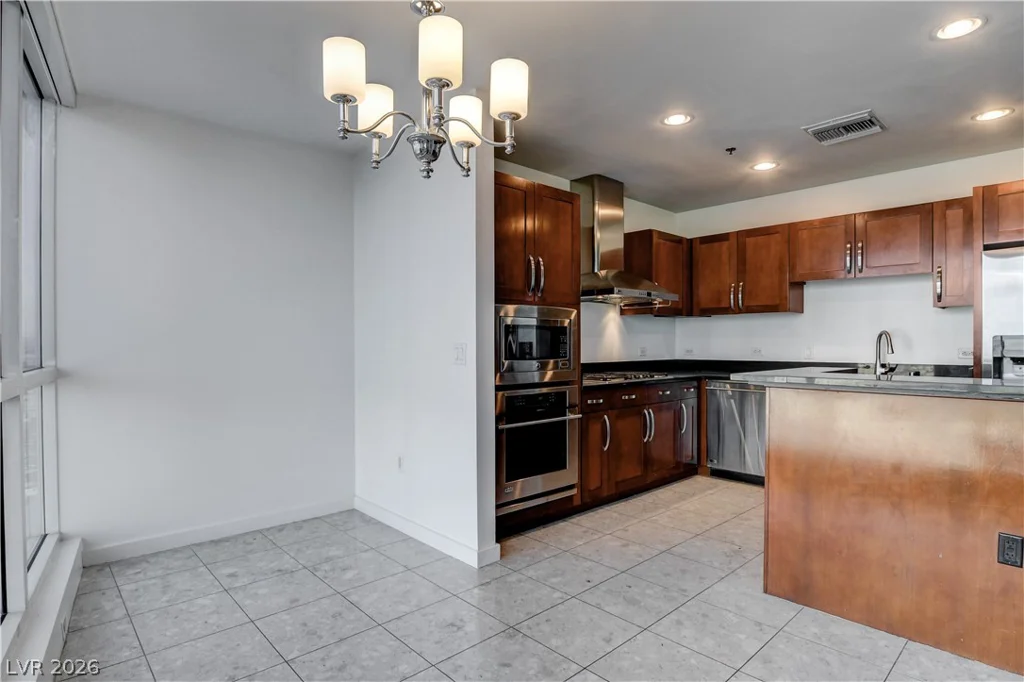 4575 Dean Martin, Las Vegas, NV 89103