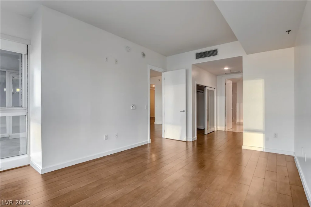 4575 Dean Martin, Las Vegas, NV 89103