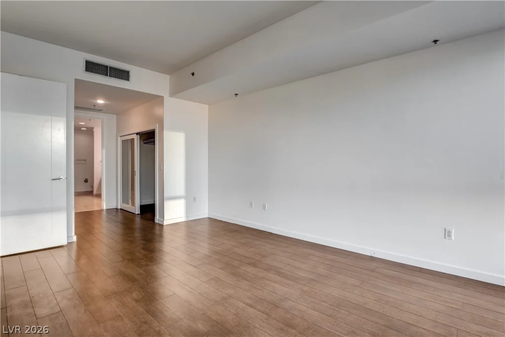 4575 Dean Martin, Las Vegas, NV 89103