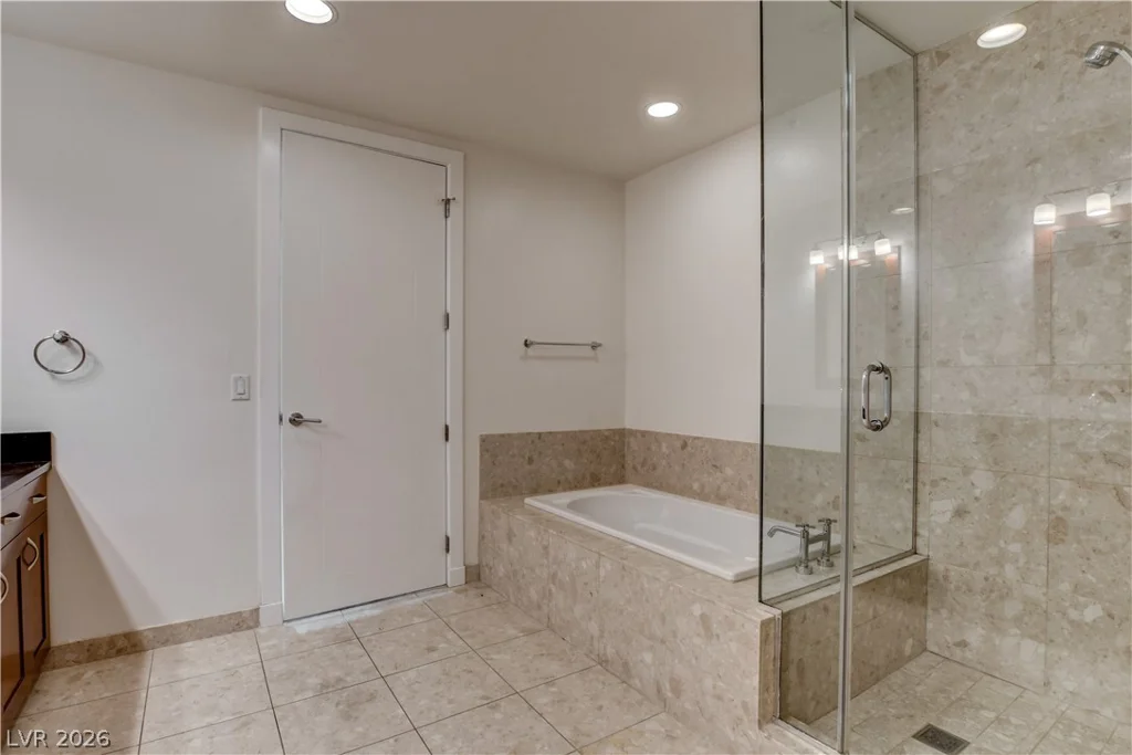 4575 Dean Martin, Las Vegas, NV 89103