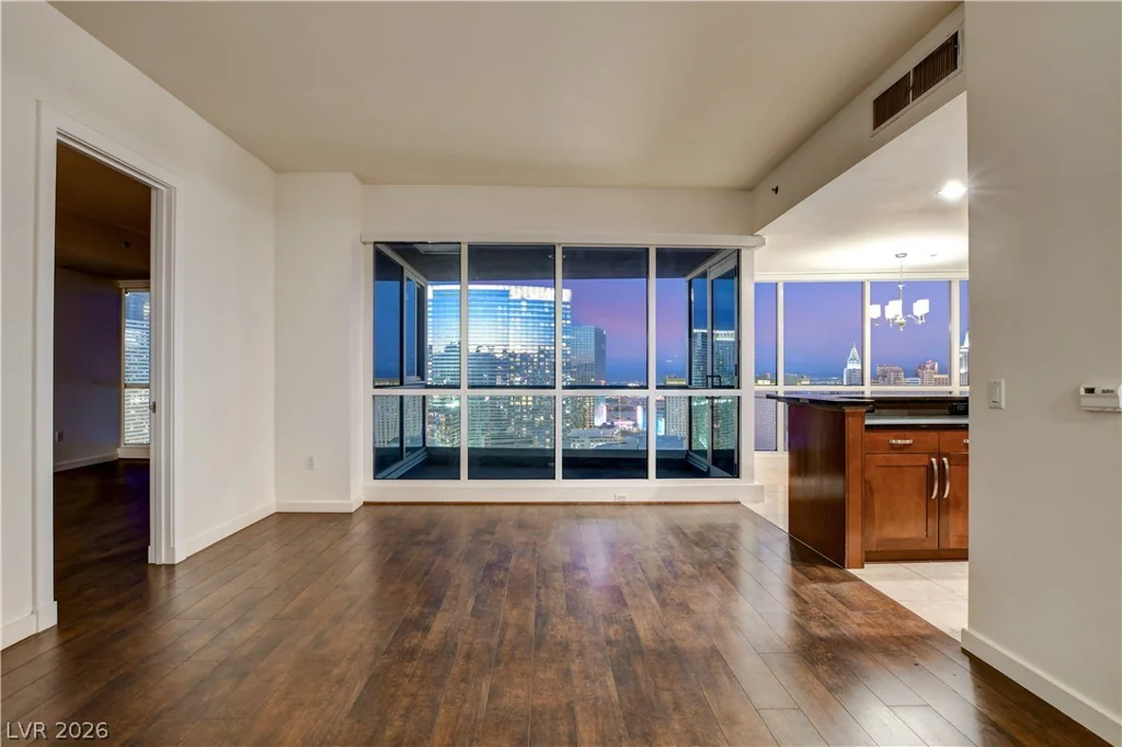 4575 Dean Martin, Las Vegas, NV 89103