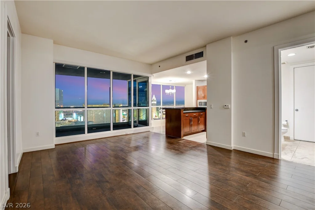 4575 Dean Martin, Las Vegas, NV 89103