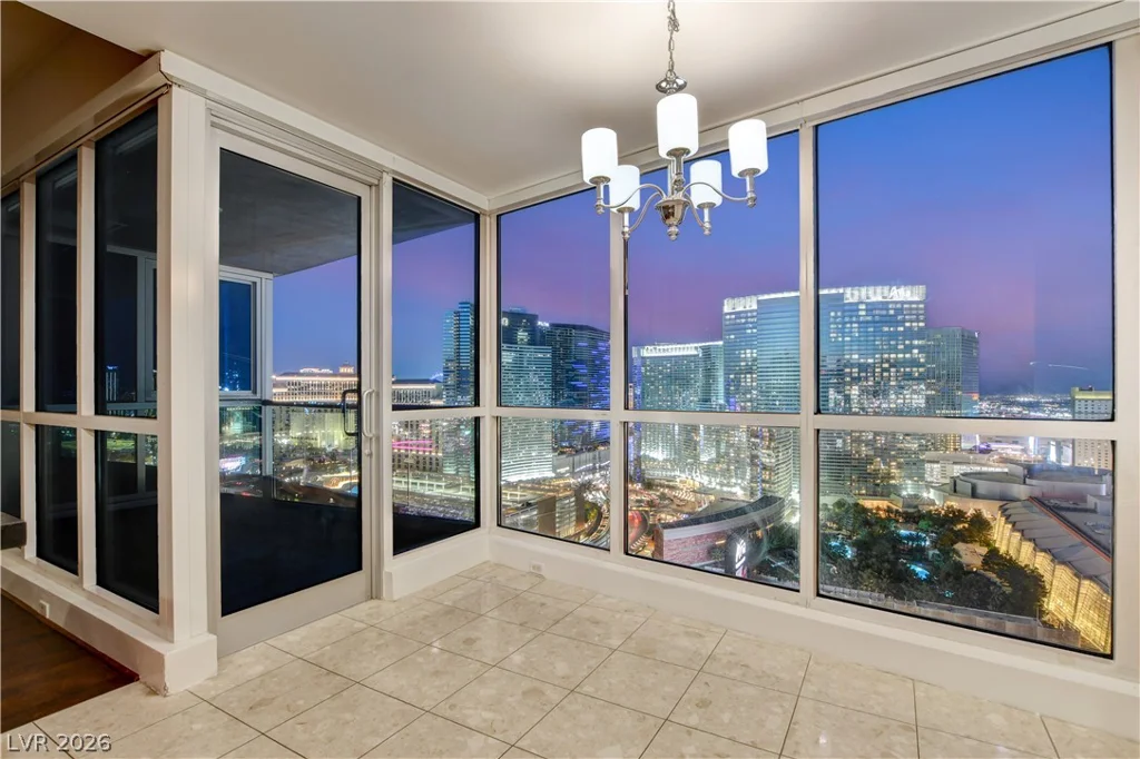 4575 Dean Martin, Las Vegas, NV 89103