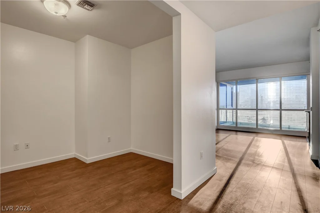 4575 Dean Martin, Las Vegas, NV 89103