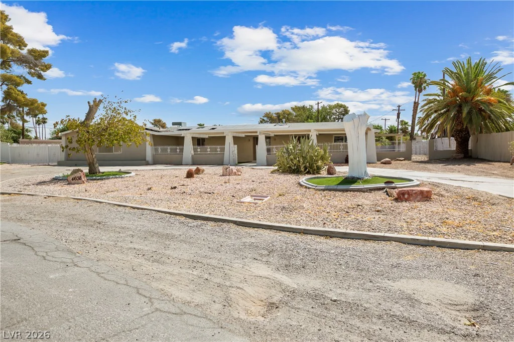 4638 Corral, Las Vegas, NV 89119