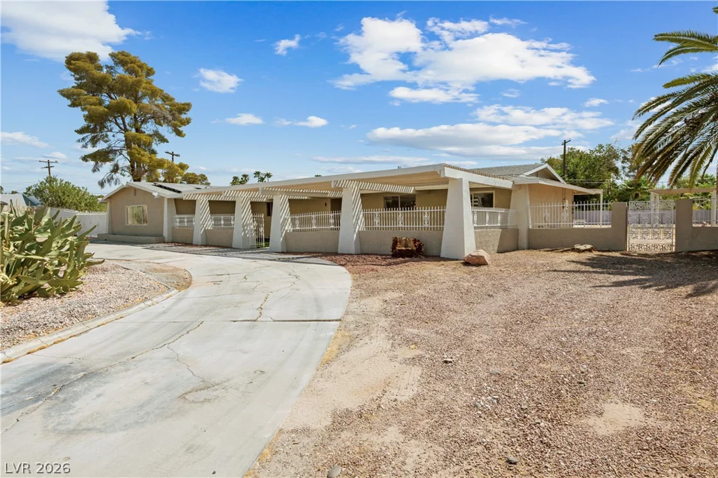 4638 Corral, Las Vegas, NV 89119