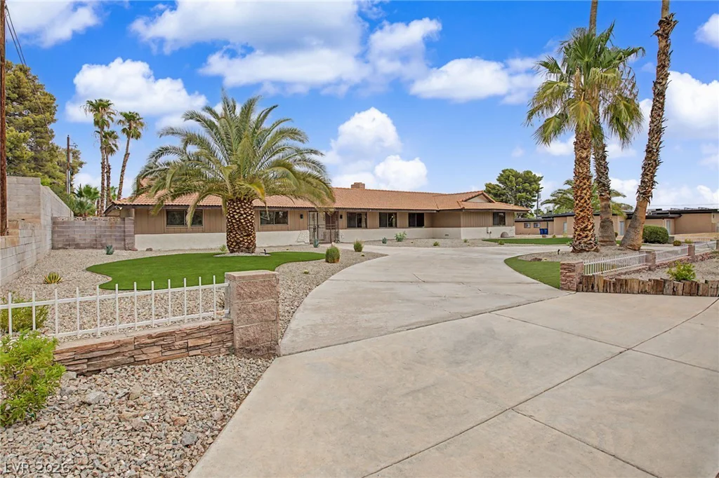 7264 Eldora, Las Vegas, NV 89117