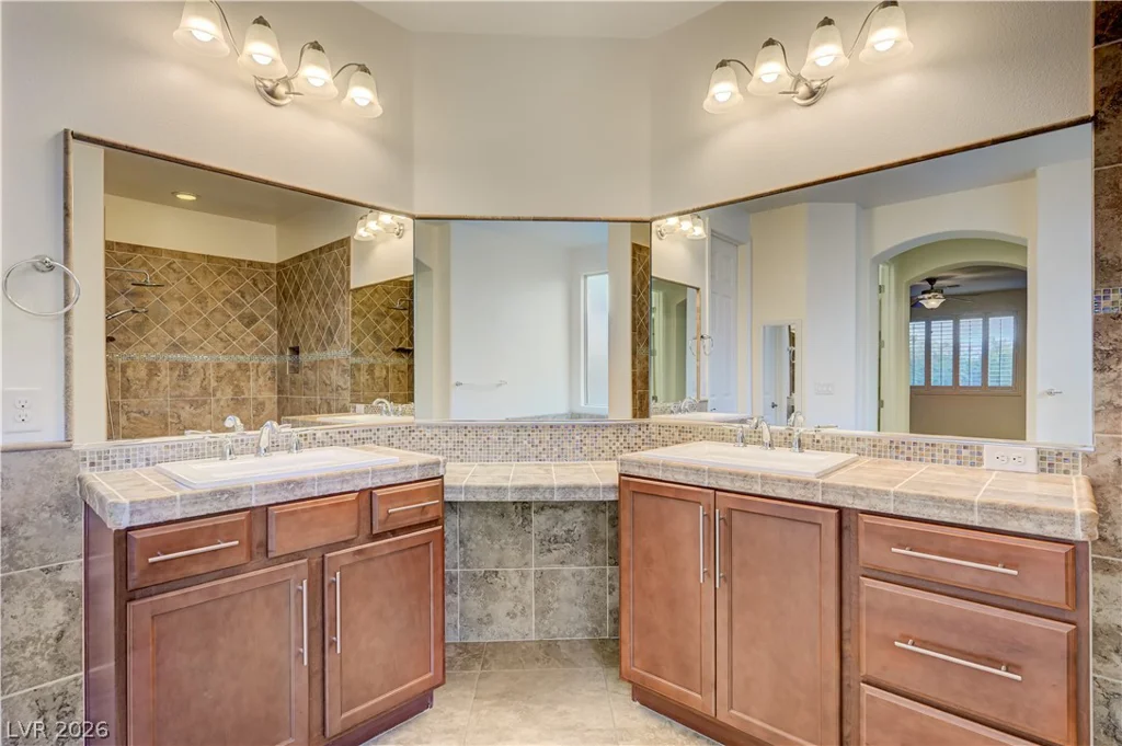 1637 Blue Cliffs, Henderson, NV 89014