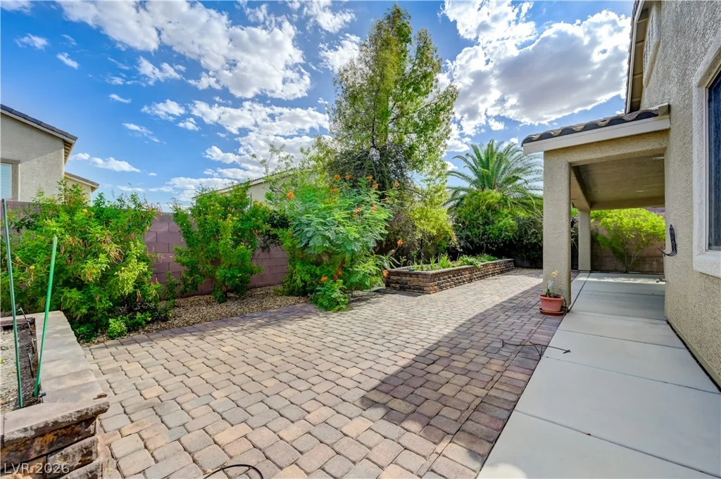 1637 Blue Cliffs, Henderson, NV 89014