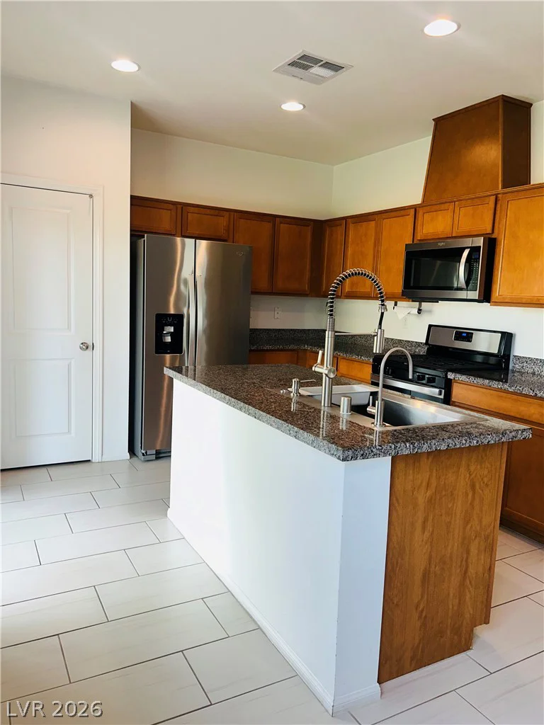 6633 Evander, North Las Vegas, NV 89086