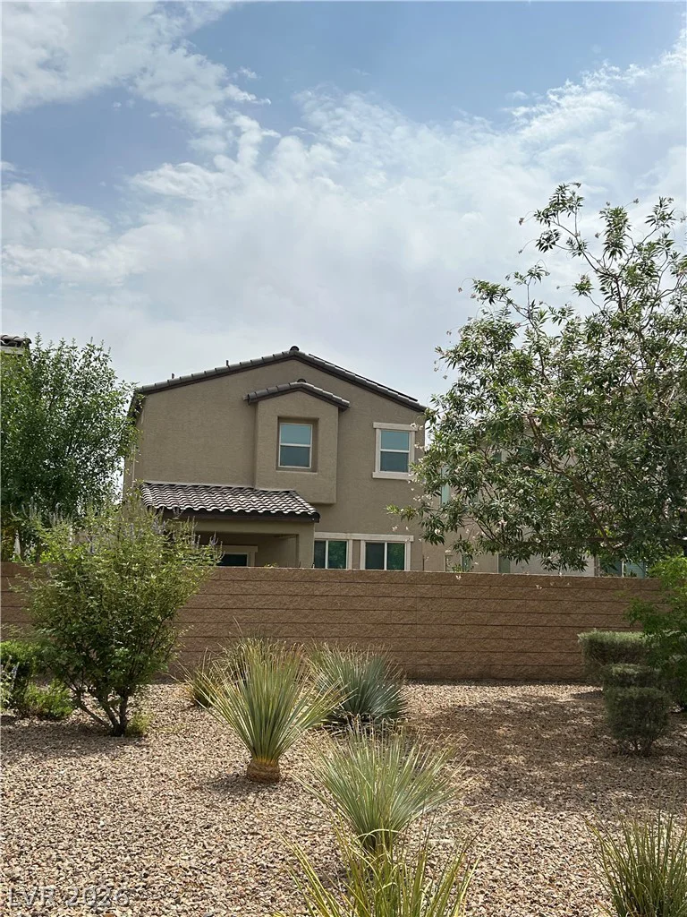 6633 Evander, North Las Vegas, NV 89086