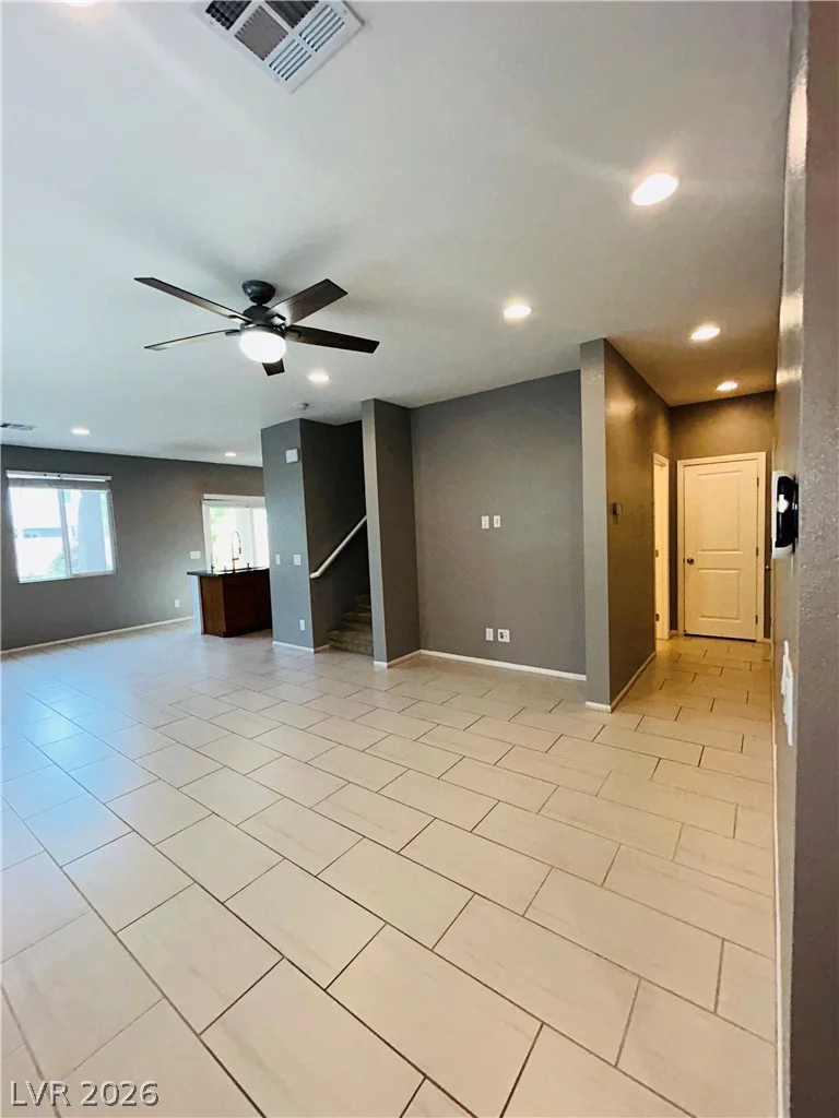 6633 Evander, North Las Vegas, NV 89086