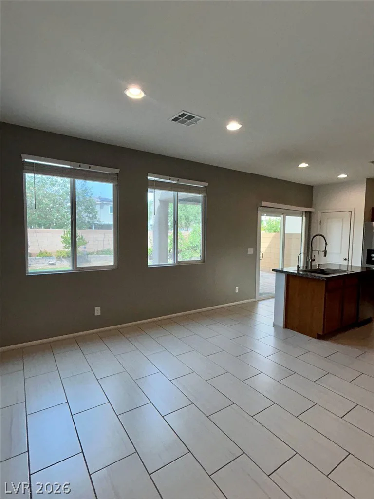 6633 Evander, North Las Vegas, NV 89086