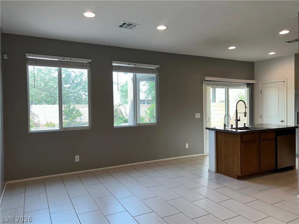 6633 Evander, North Las Vegas, NV 89086
