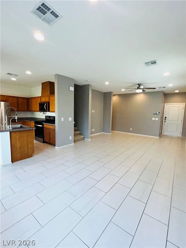 6633 Evander, North Las Vegas, NV 89086