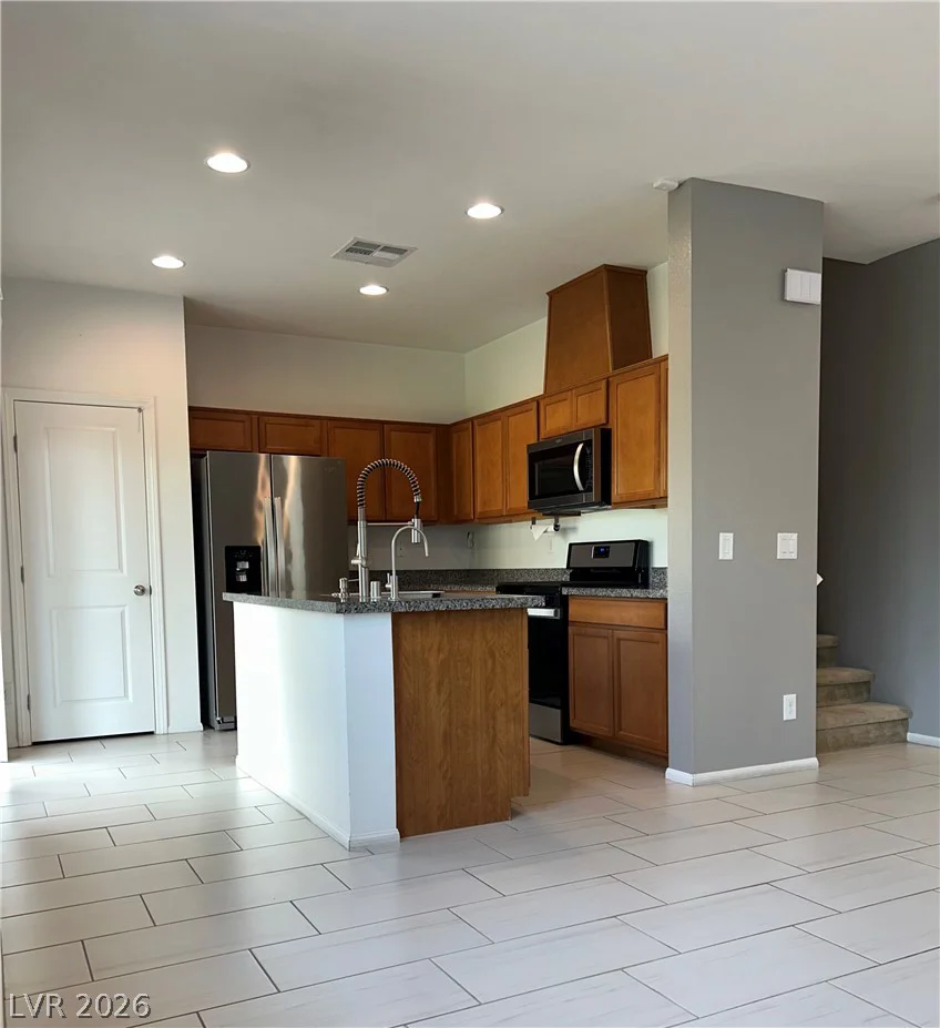 6633 Evander, North Las Vegas, NV 89086